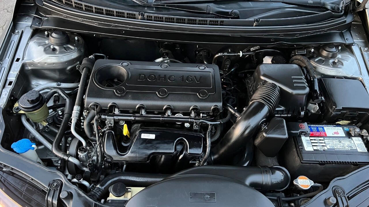 Used 2012 Kia Forte SX image 24