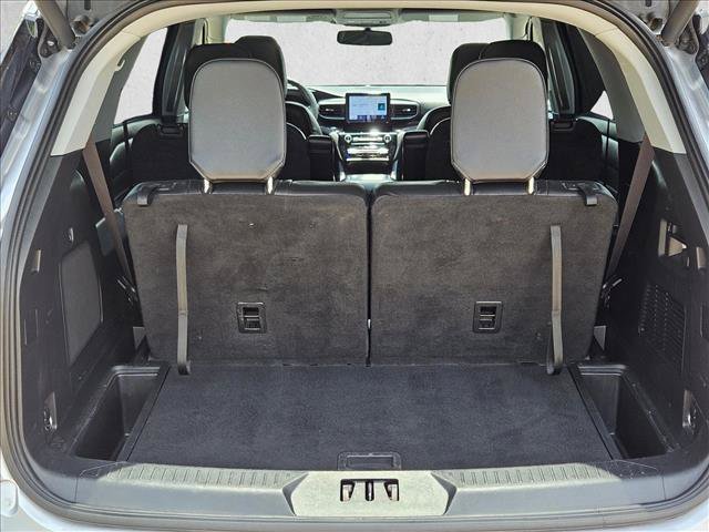 Used 2023 Ford Explorer Limited AWD/4WD image 6