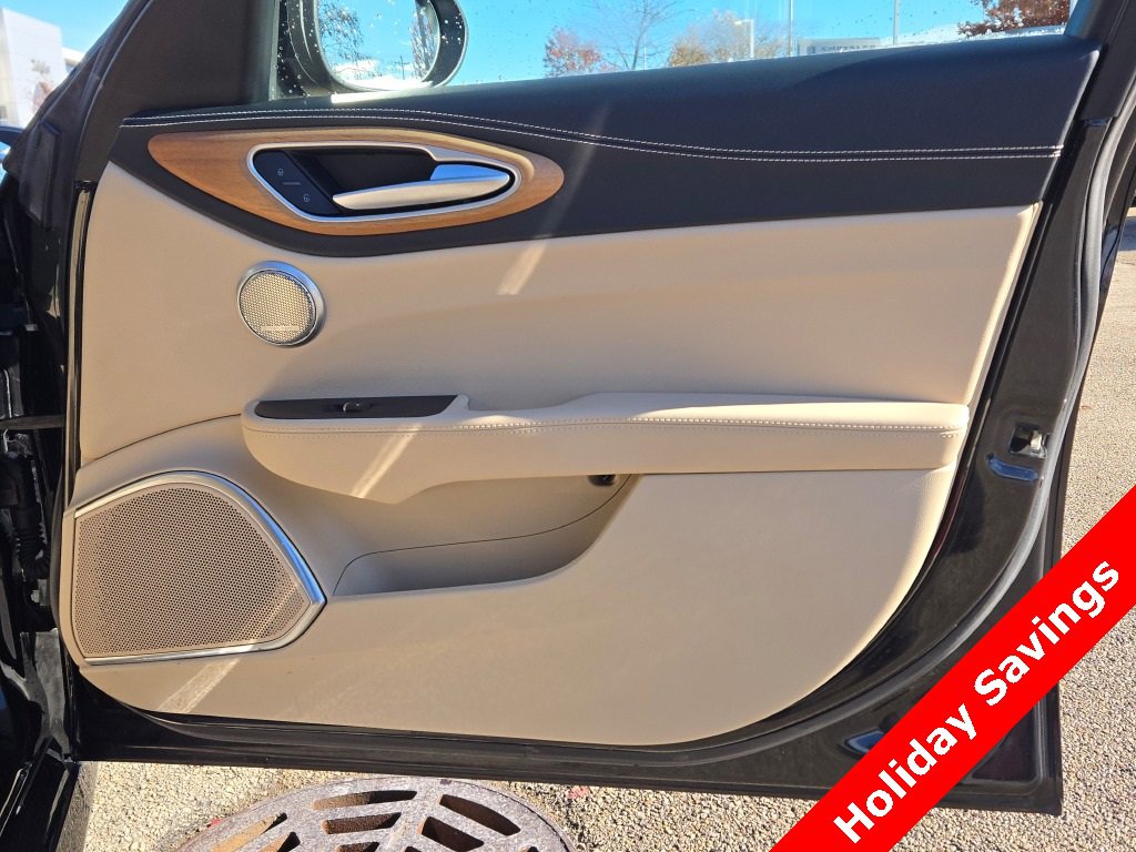 Used 2019 Alfa Romeo Giulia Ti w/ Quick Order Package 22X Lusso image 8