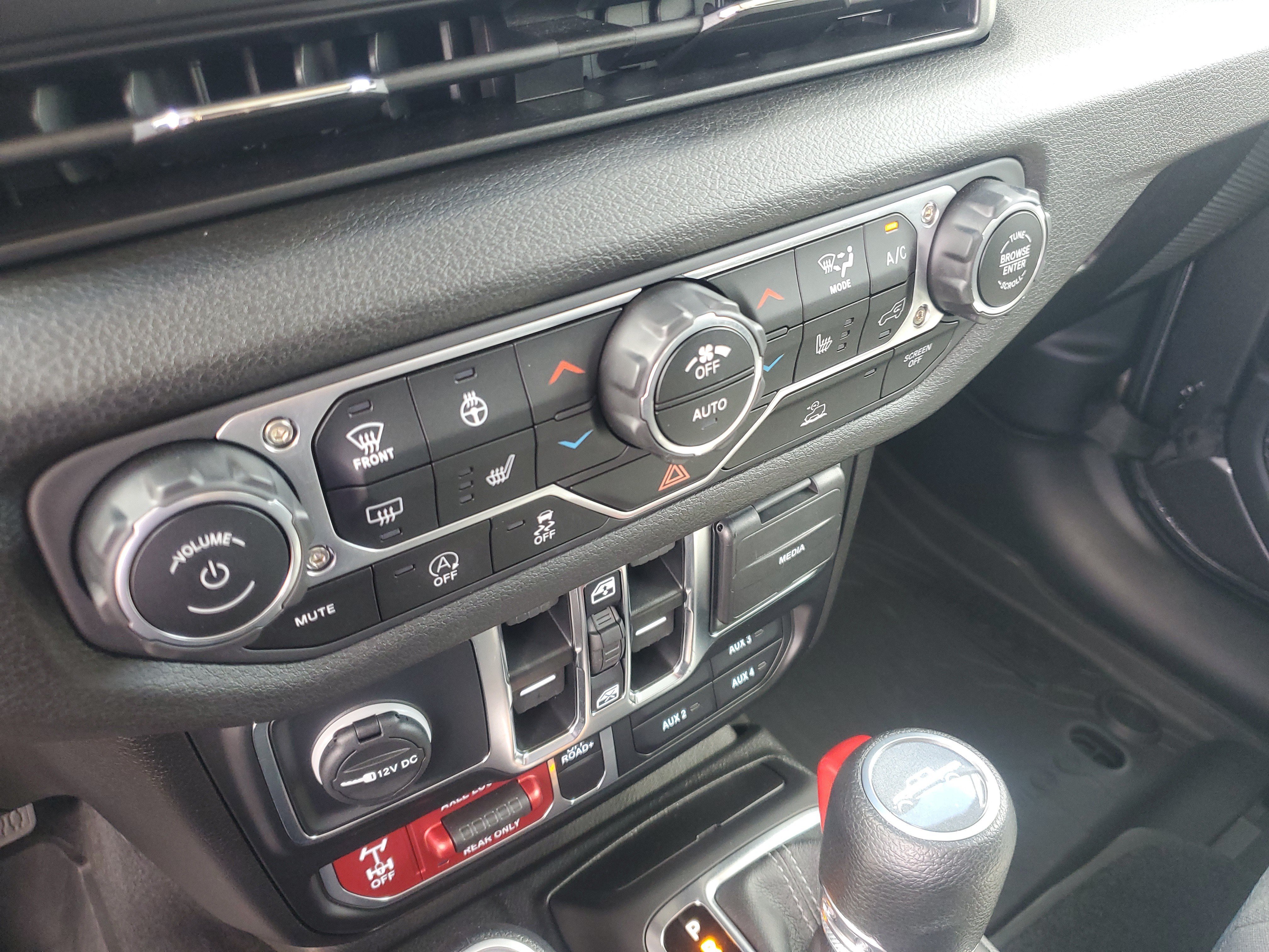 Used 2025 Jeep Gladiator Sport AWD/4WD image 22