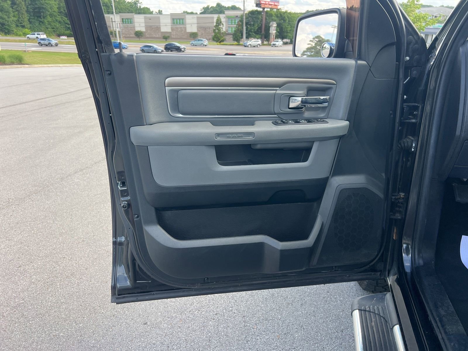 Used 2016 RAM 1500 Classic SLT RWD image 18
