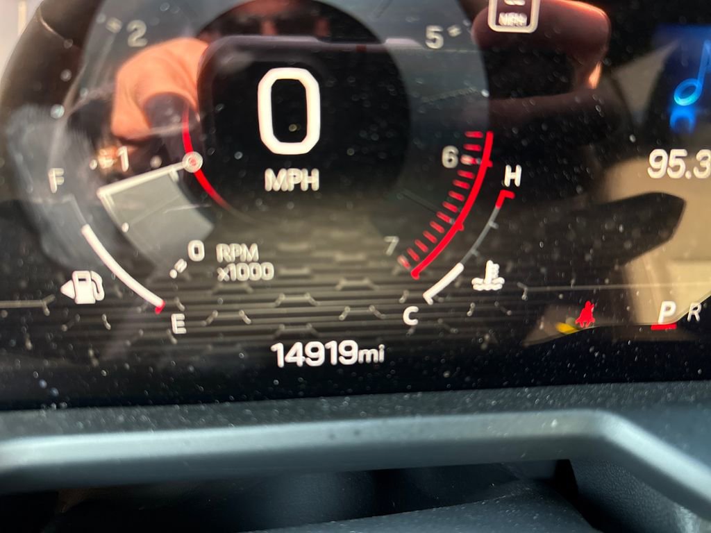 Used 2025 GMC Acadia Elevation image 17