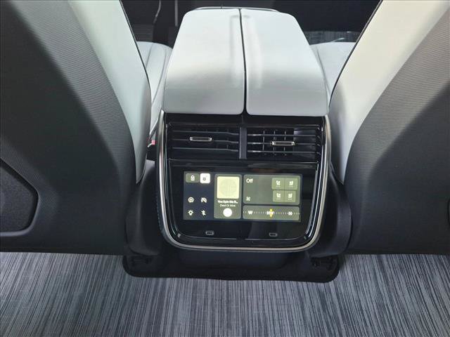 Used 2025 Rivian R1S Adventure AWD/4WD image 18