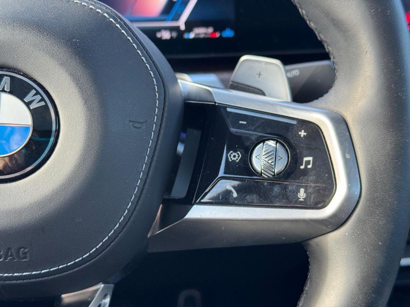 Used 2023 BMW 760i xDrive image 20