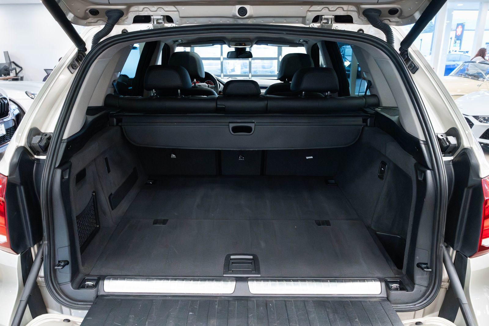 Used 2016 BMW X5 xDrive40e image 8