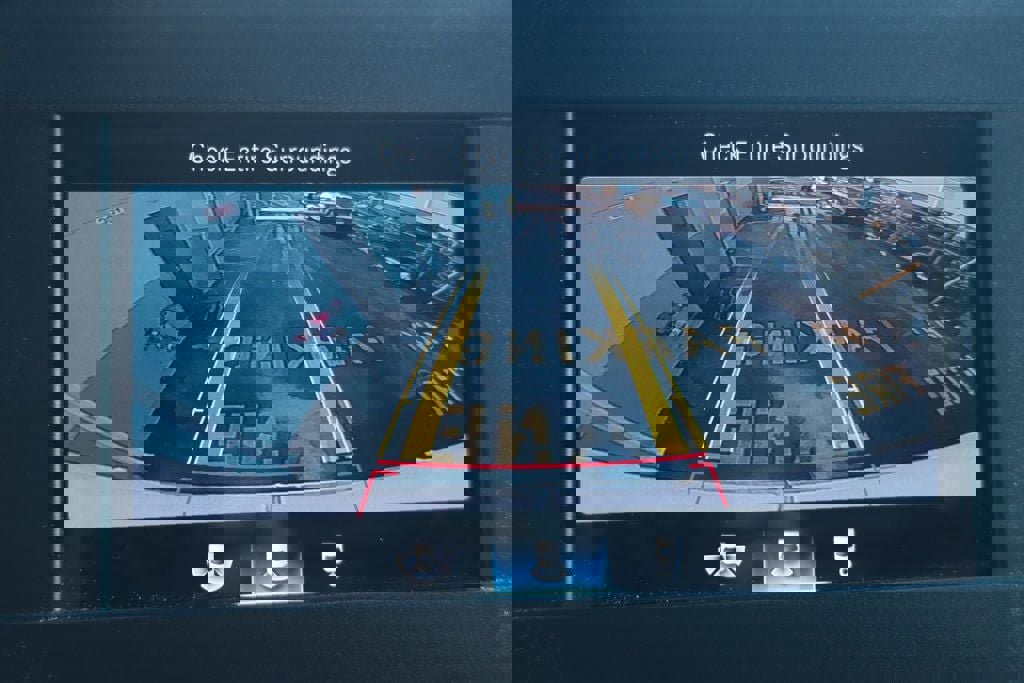 Used 2023 Mercedes-Benz Sprinter 4500 w/ Acoustic Package image 16