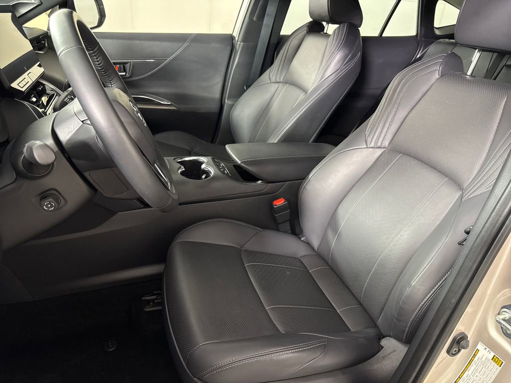 Used 2024 Toyota Venza Limited AWD/4WD image 11