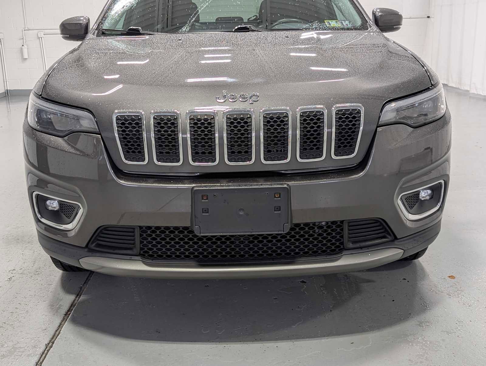Used 2019 Jeep Cherokee Limited image 2