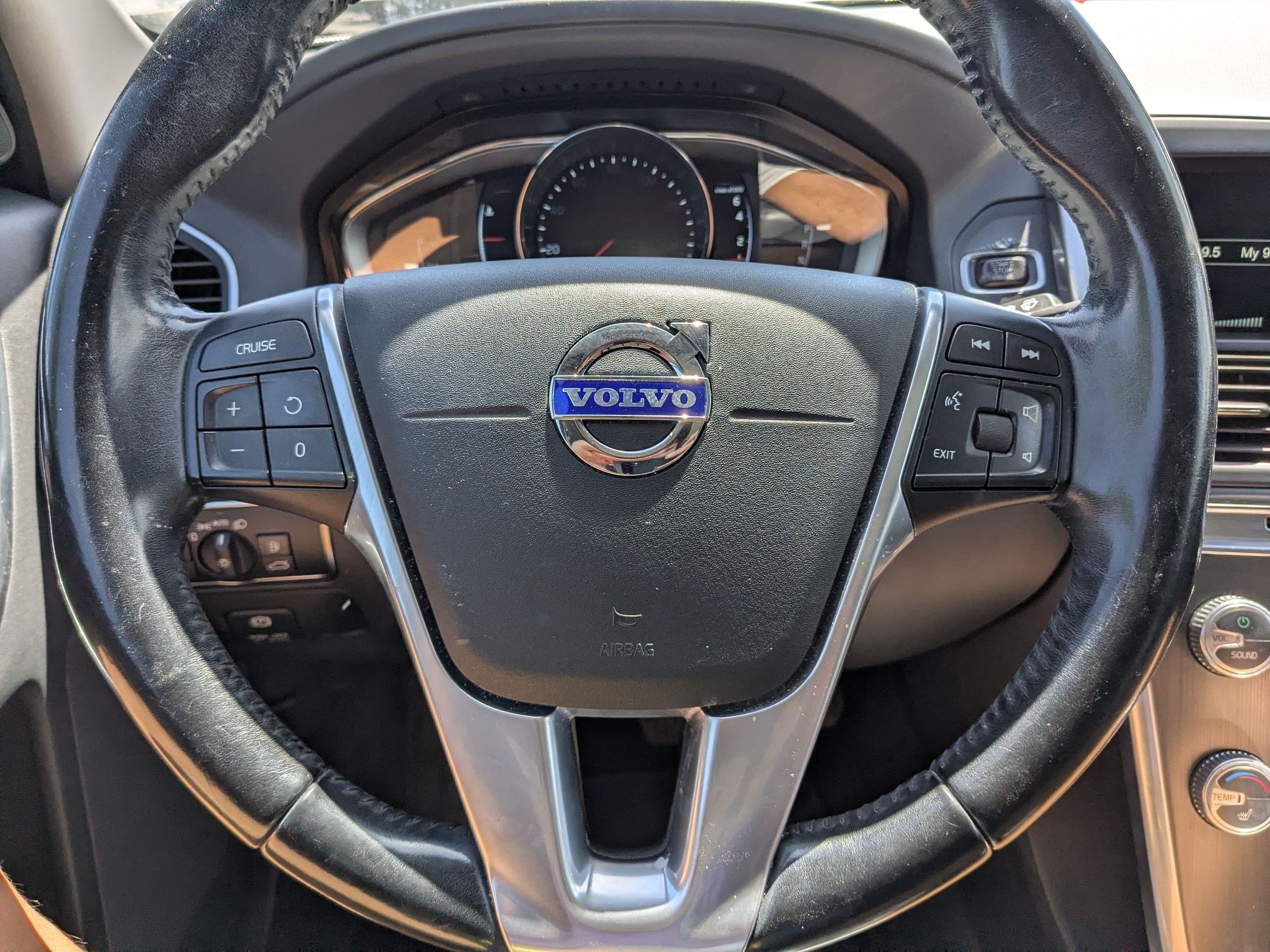 Used 2015 Volvo XC60 T5 AWD/4WD image 18