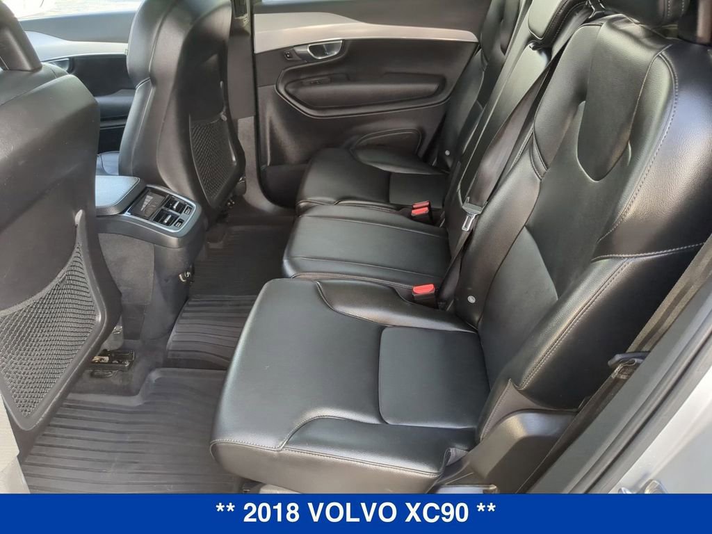 Used 2018 Volvo XC90 T5 Momentum w/ Convenience Package image 21
