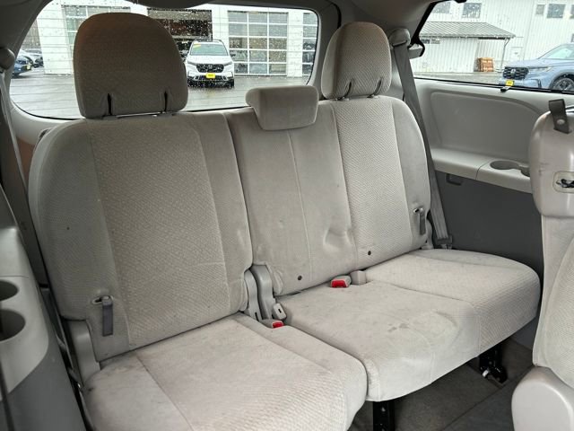 Used 2014 Toyota Sienna LE image 14
