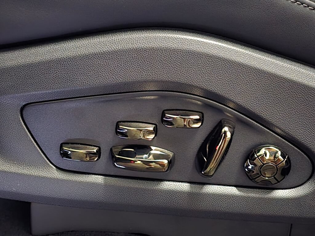 New 2026 Porsche Cayenne Electric AWD/4WD image 41