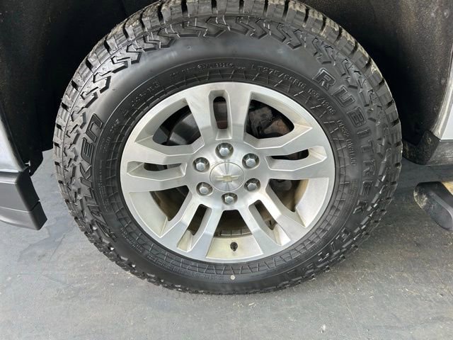 Used 2018 Chevrolet Silverado 1500 LT w/ All Star Edition AWD/4WD image 11