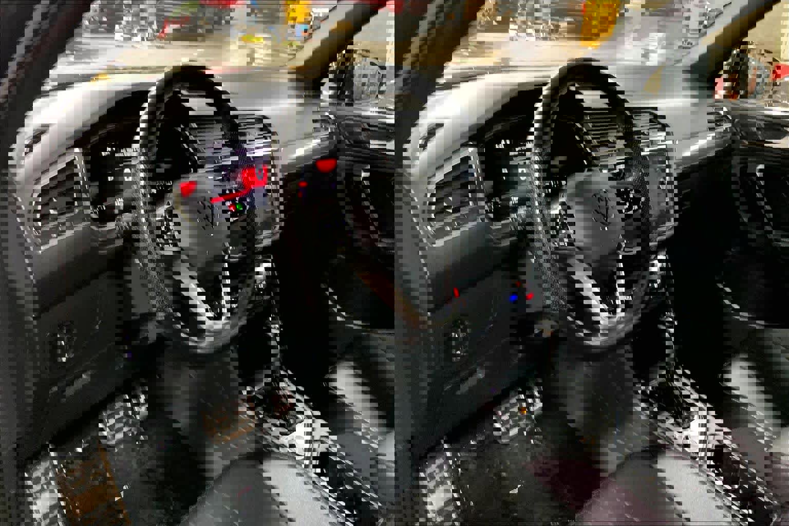 Used 2022 Volkswagen Tiguan SE R-Line image 18