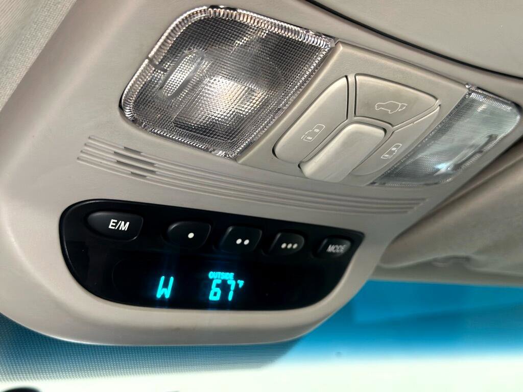 Used 2010 Toyota Sienna XLE image 36