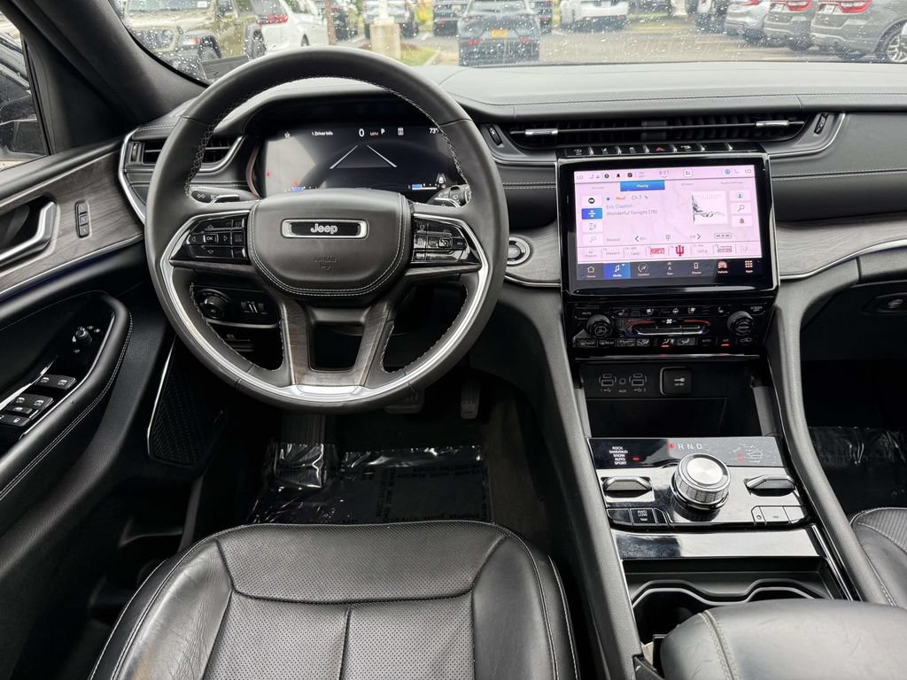 Certified 2023 Jeep Grand Cherokee Overland AWD/4WD image 18