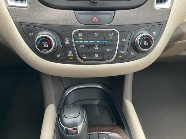 Used 2019 Chevrolet Malibu Premier w/ Sun and Wheel Package image 16