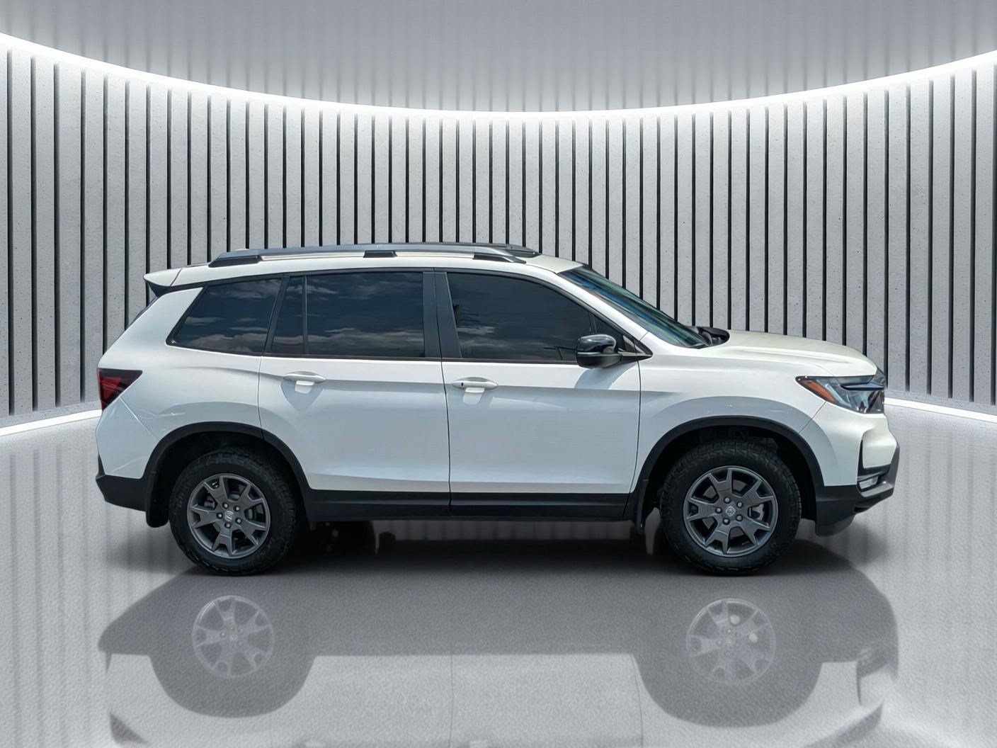 Certified 2024 Honda Passport TrailSport image 3