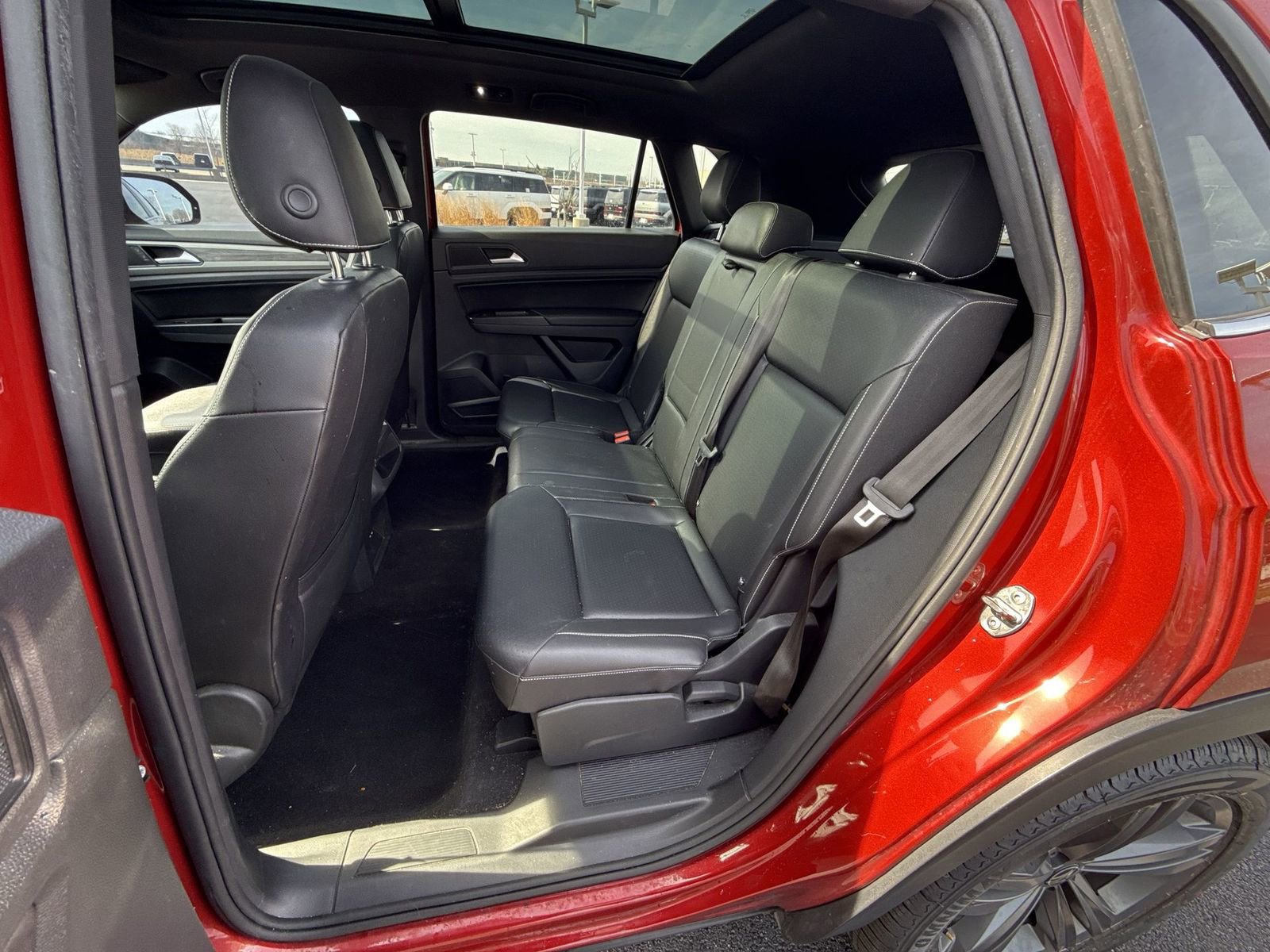 Used 2020 Volkswagen Atlas Cross Sport SE w/ Panoramic Sunroof Package image 23