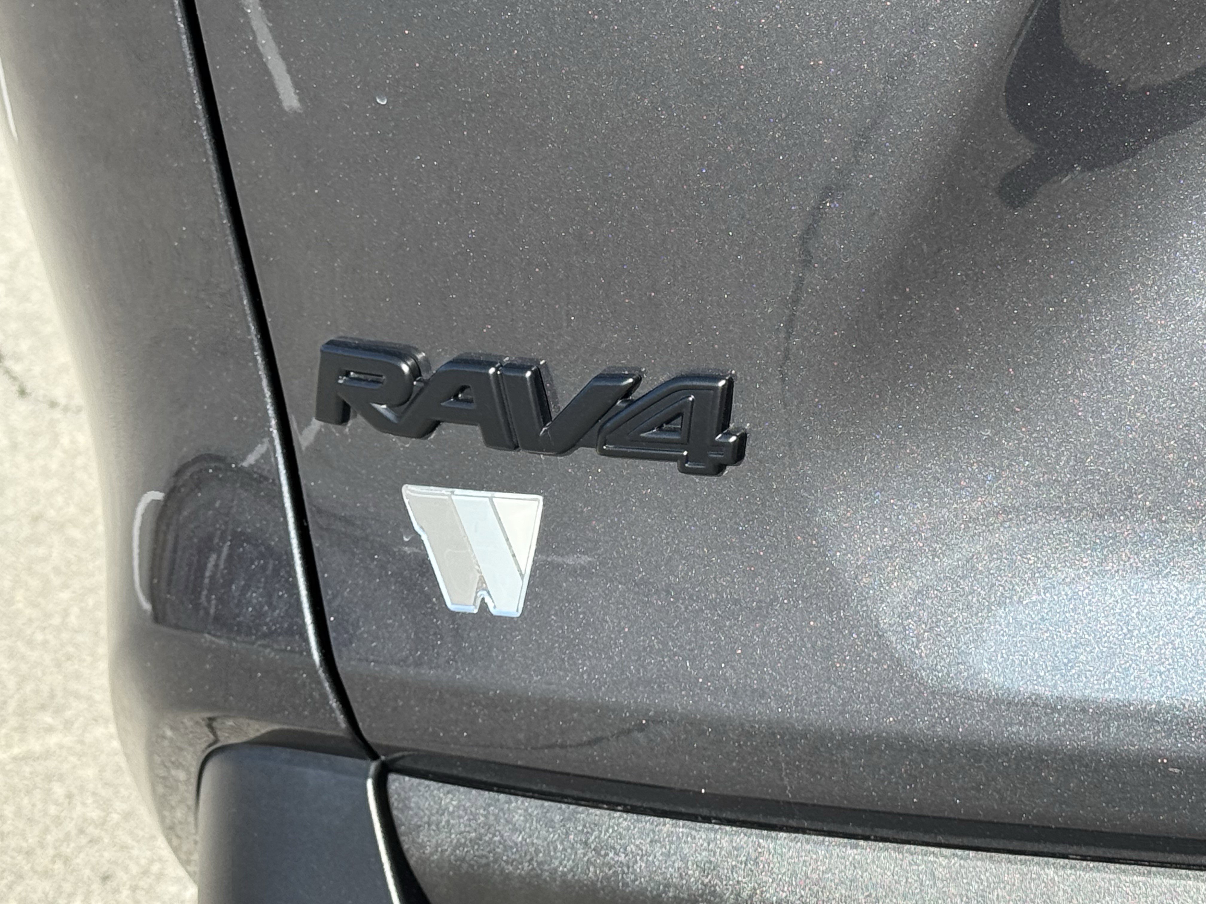 Used 2024 Toyota RAV4 LE image 39