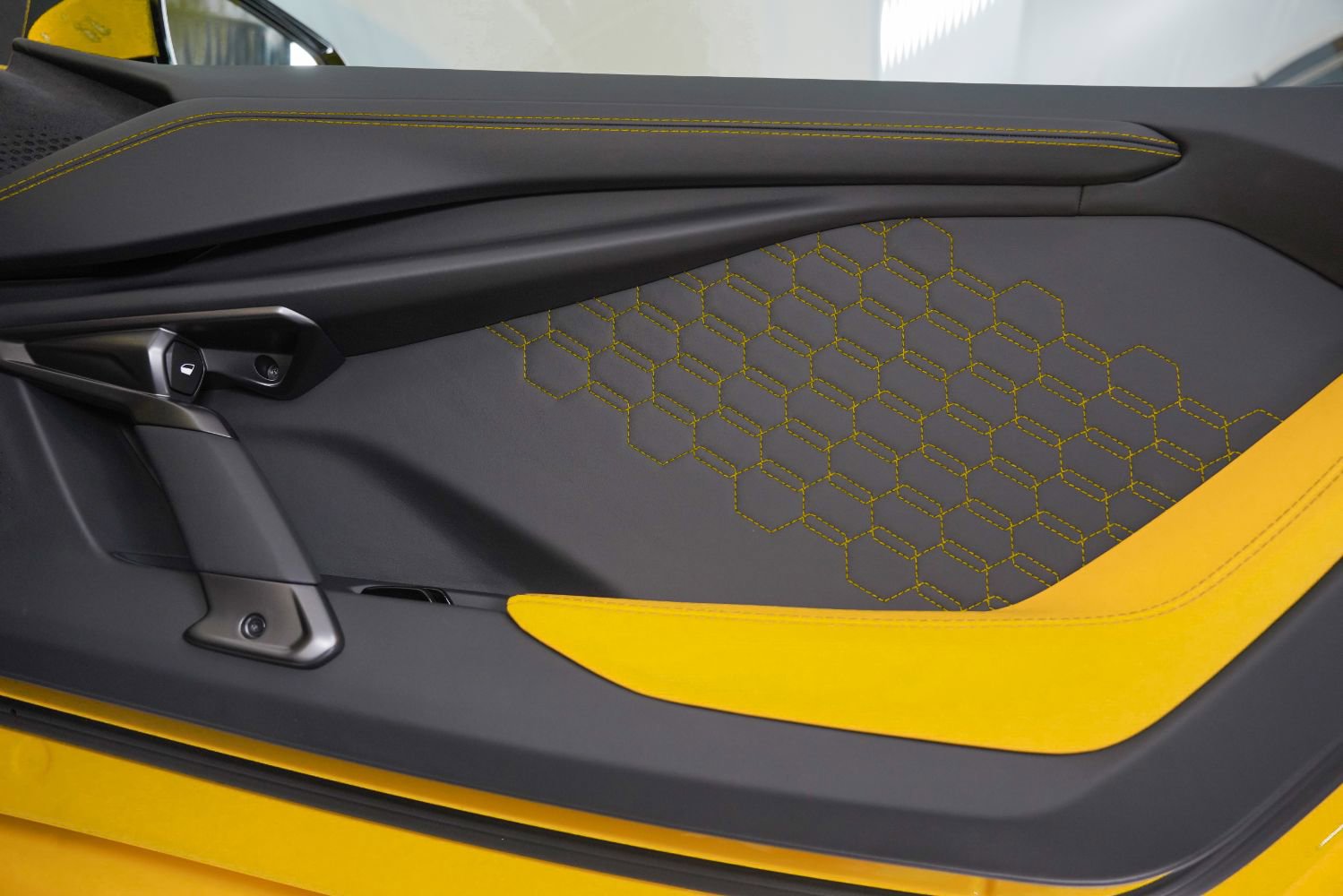 Used 2024 Lamborghini Revuelto AWD/4WD image 37