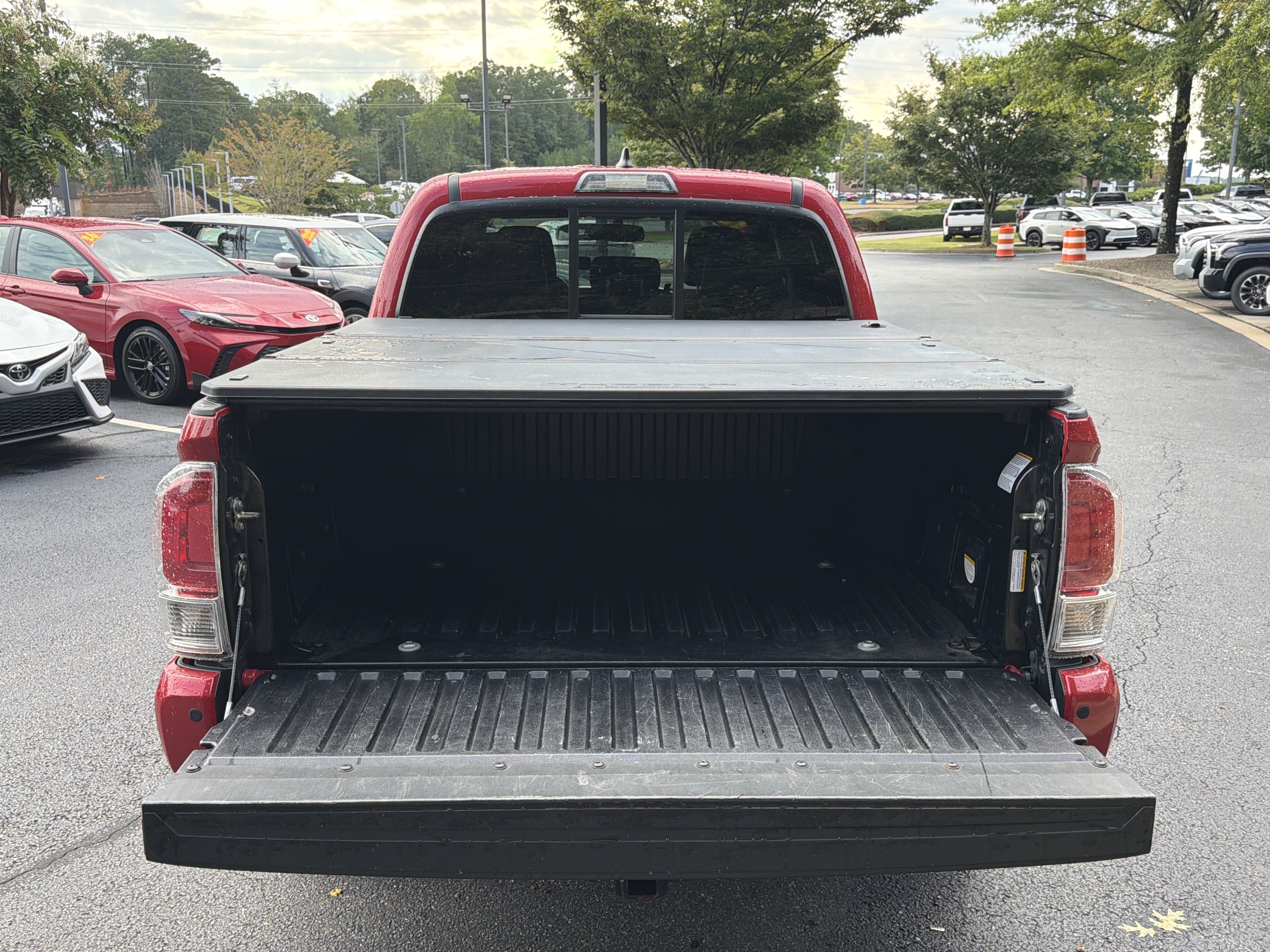 Used 2016 Toyota Tacoma Limited w/ Towing Package RWD image 18