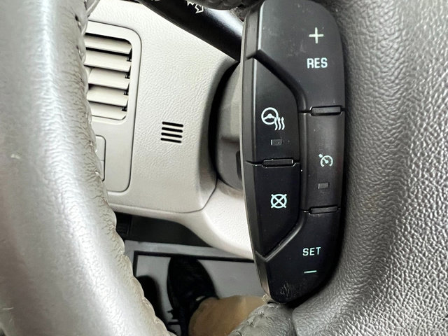 Used 2011 Buick Lucerne CXL image 18