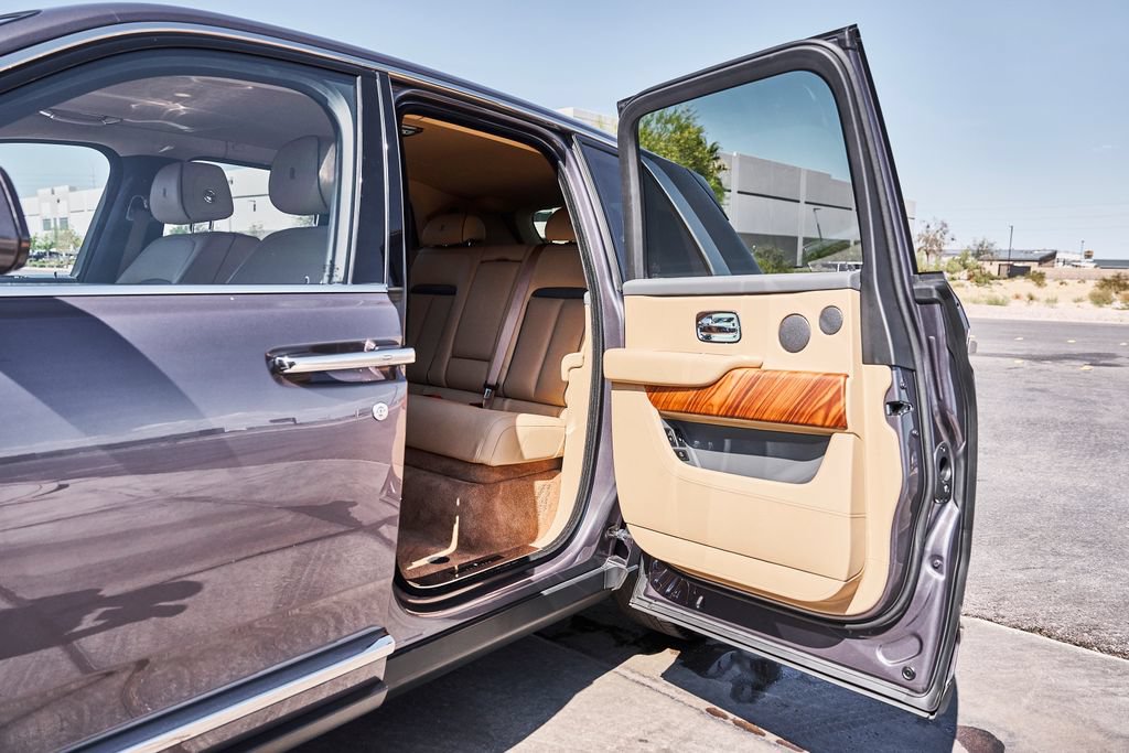 Used 2020 Rolls-Royce Cullinan AWD/4WD image 22