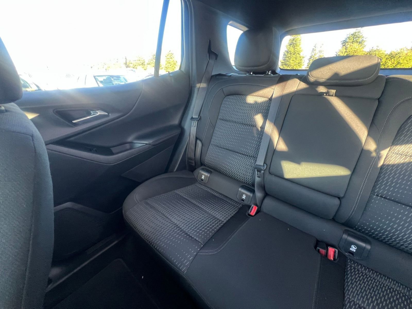 Used 2025 Chevrolet Equinox LT image 39