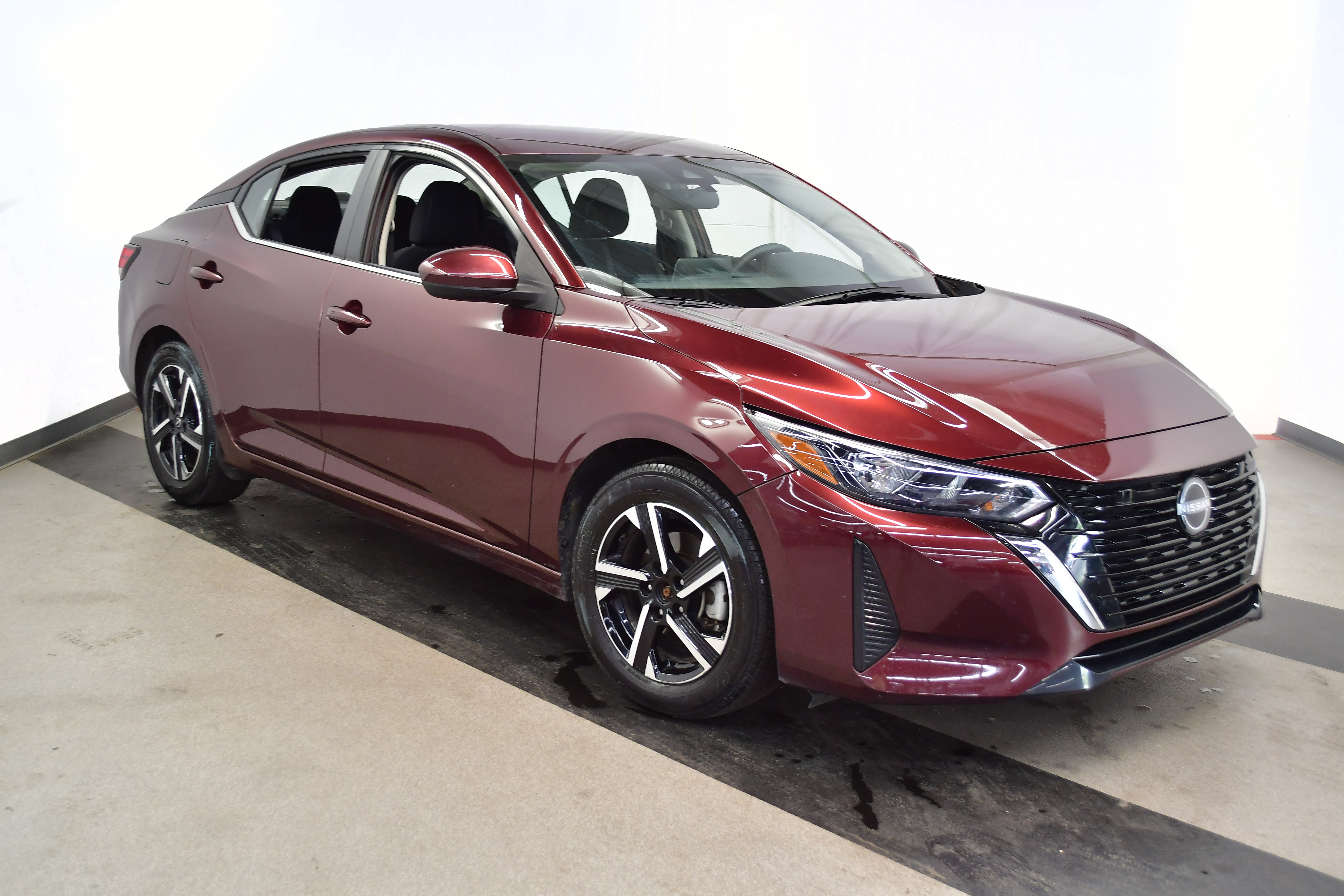 Used 2025 Nissan Sentra SV FWD image 5