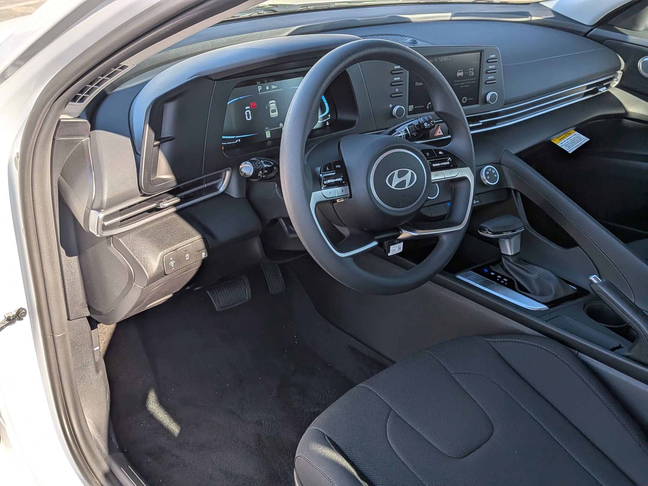 New 2026 Hyundai Elantra SE FWD image 8