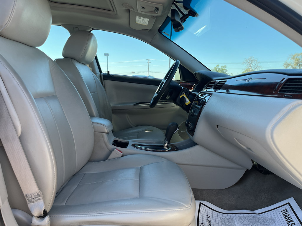 Used 2009 Chevrolet Impala LTZ FWD image 16