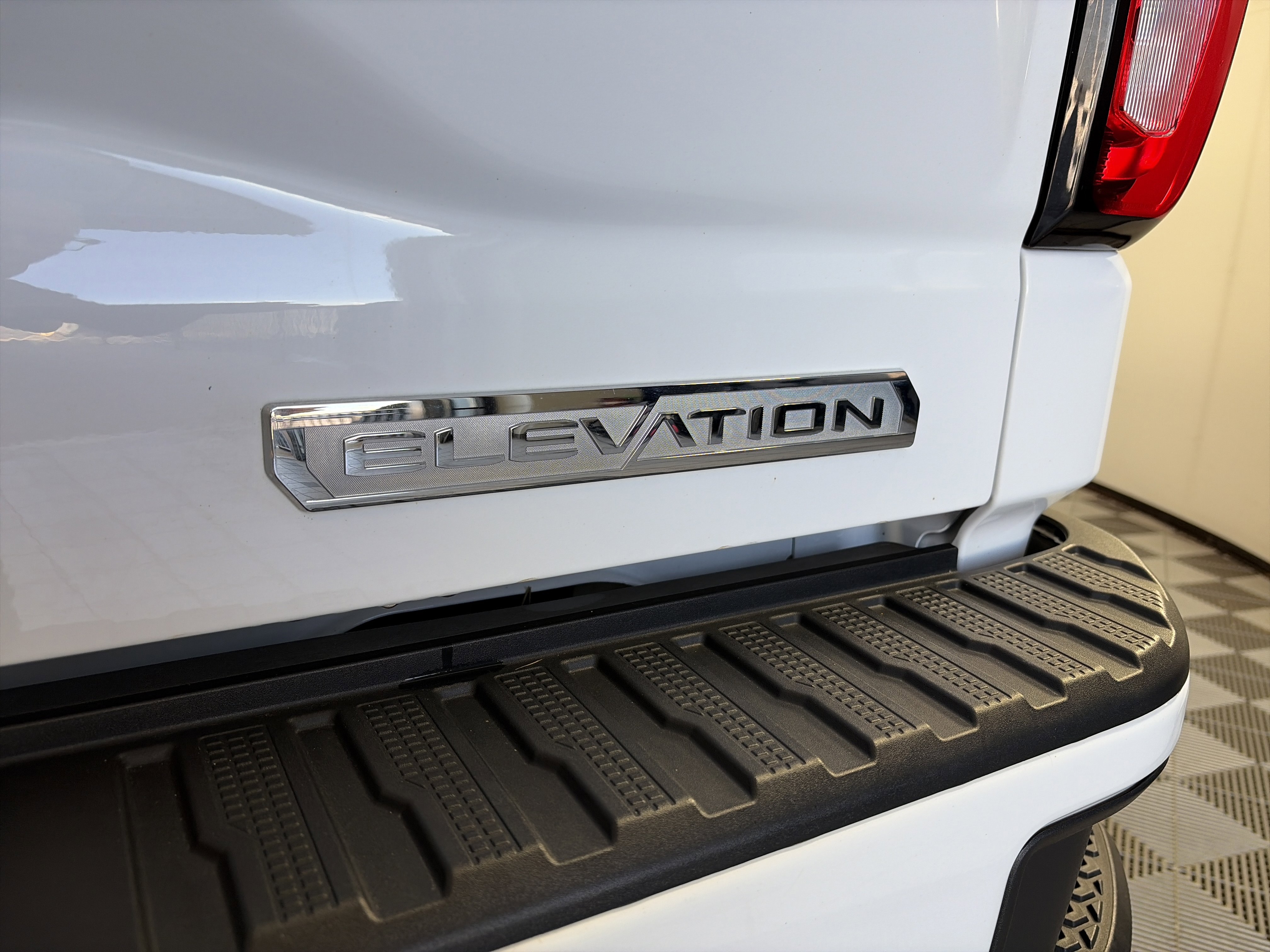 Used 2024 GMC Sierra 1500 Elevation image 16