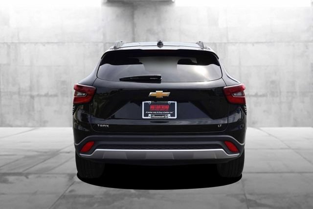 Used 2025 Chevrolet Trax LT w/ LT Convenience Package FWD image 6