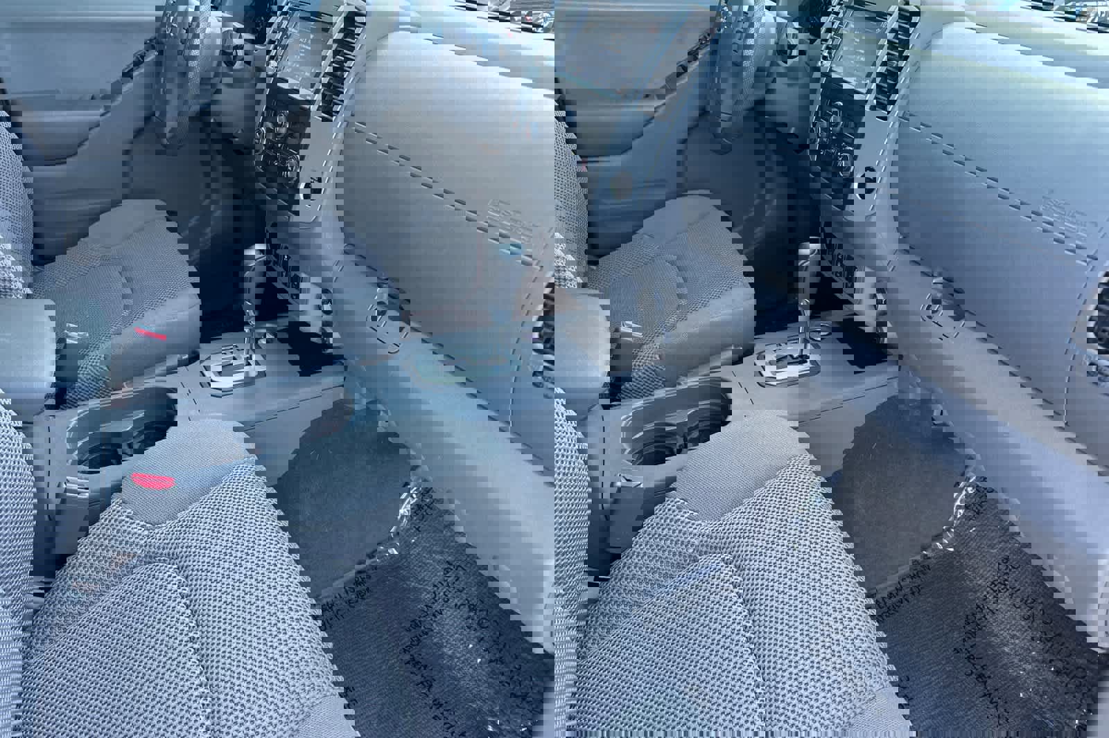 Used 2020 Nissan Frontier SV image 15