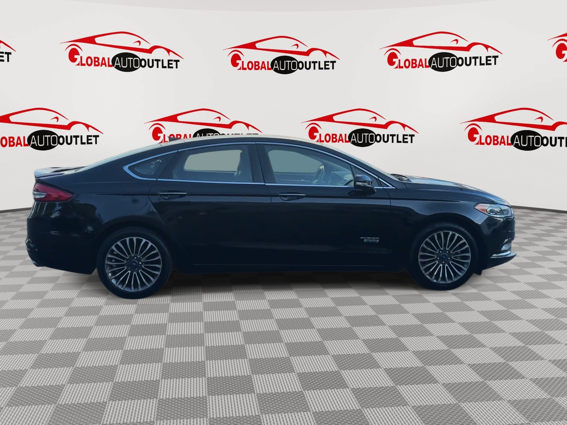 Used 2018 Ford Fusion Energi Titanium FWD image 9