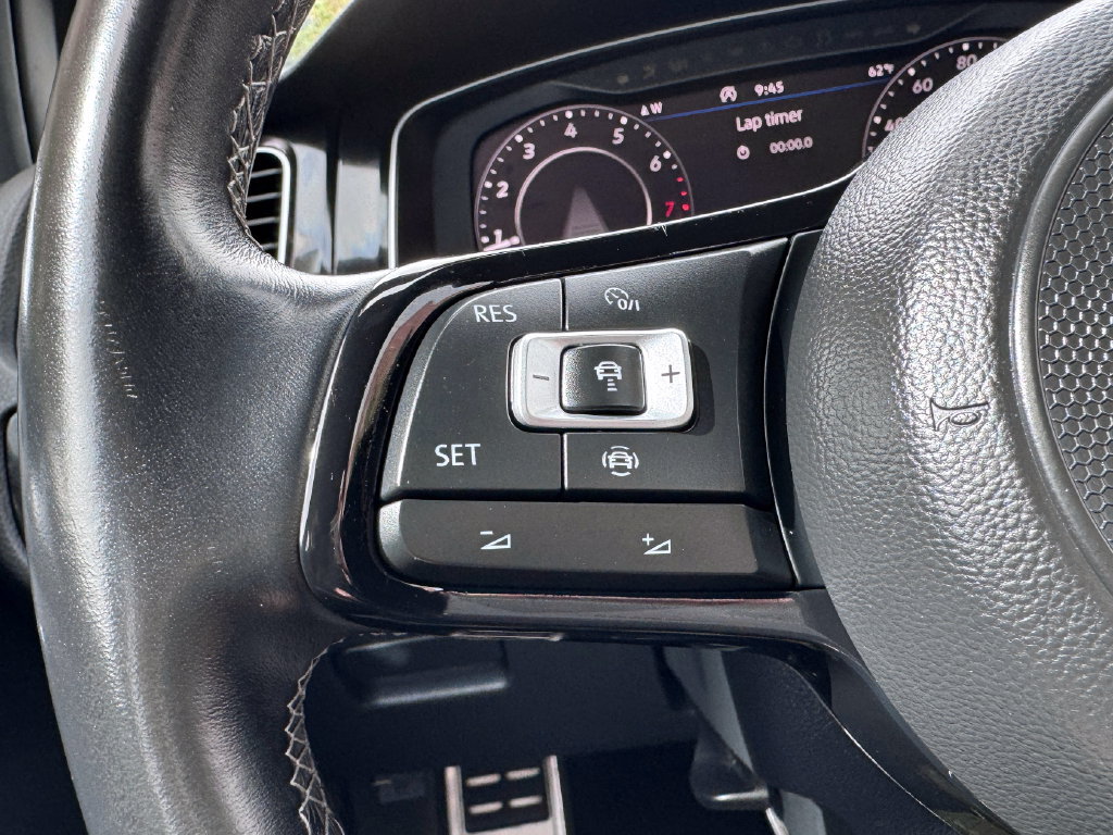 Used 2019 Volkswagen Golf R 4-Door AWD/4WD image 27