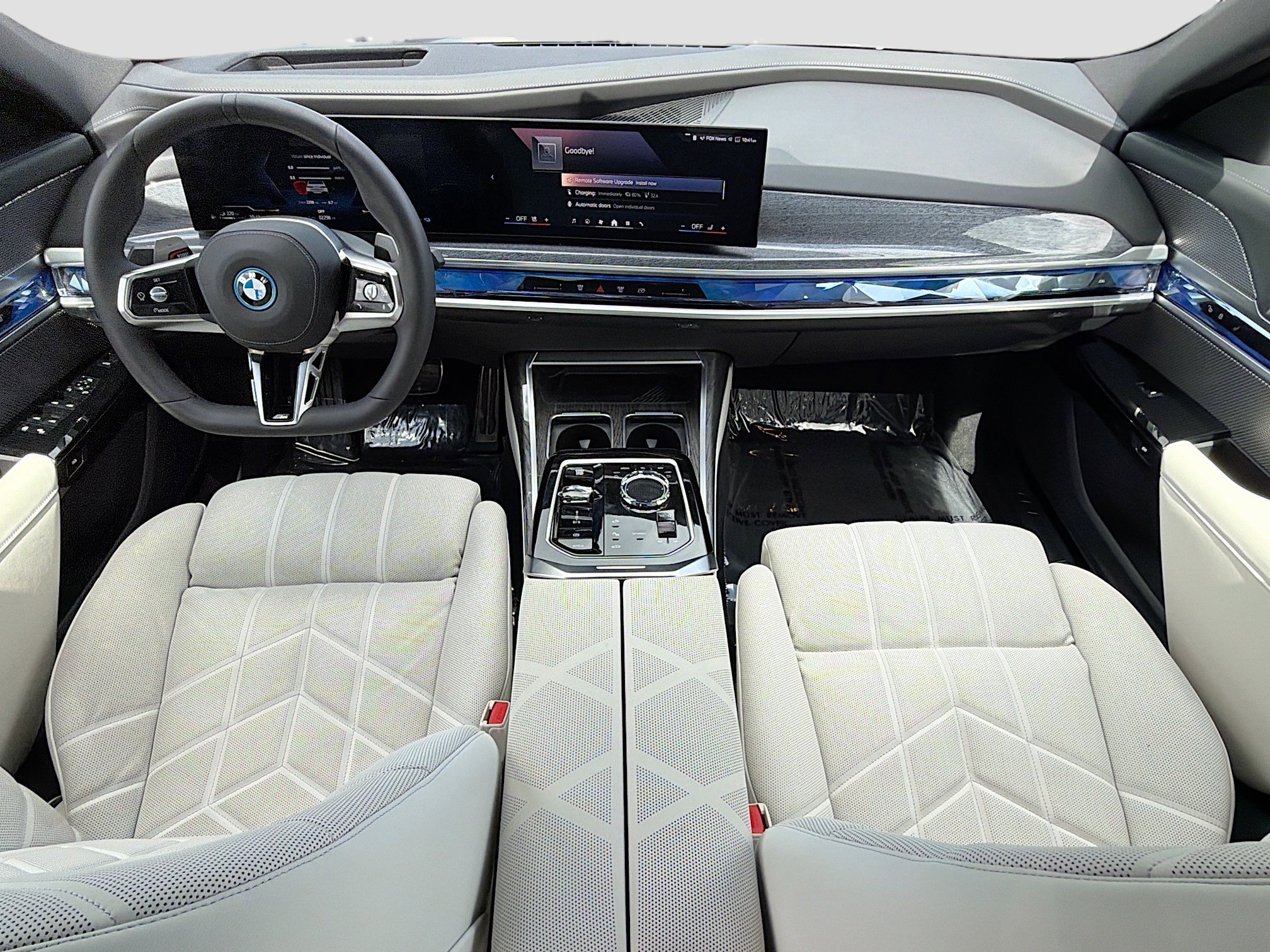 Used 2025 BMW 750e xDrive w/ Executive Package image 16