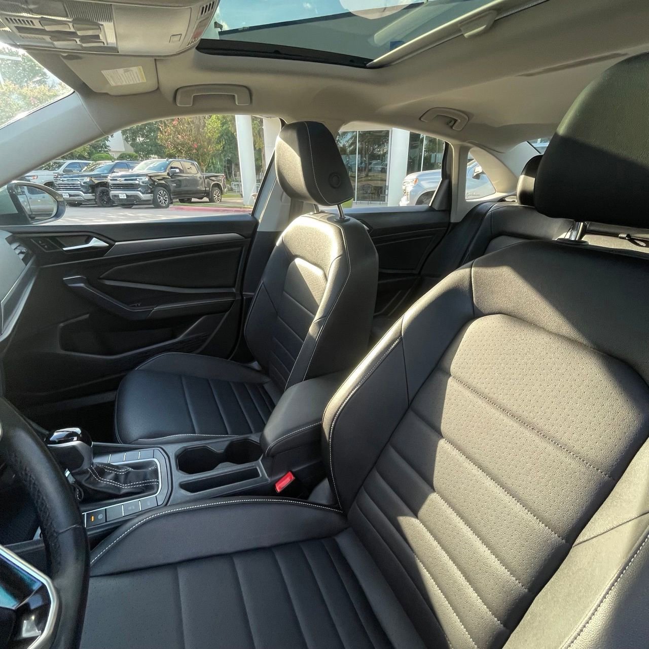 Used 2024 Volkswagen Jetta SE FWD image 22