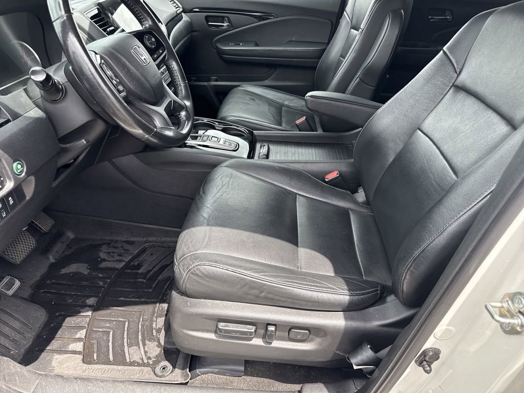 Used 2019 Honda Pilot Touring image 12