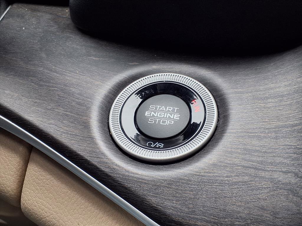 Used 2023 Jeep Grand Cherokee L Limited image 10