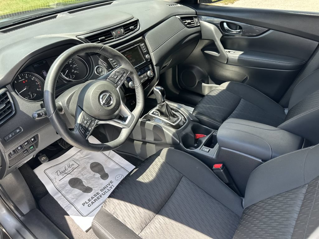 Used 2020 Nissan Rogue SV FWD image 7