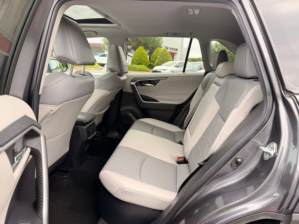 Used 2021 Toyota RAV4 XLE Premium AWD/4WD image 16