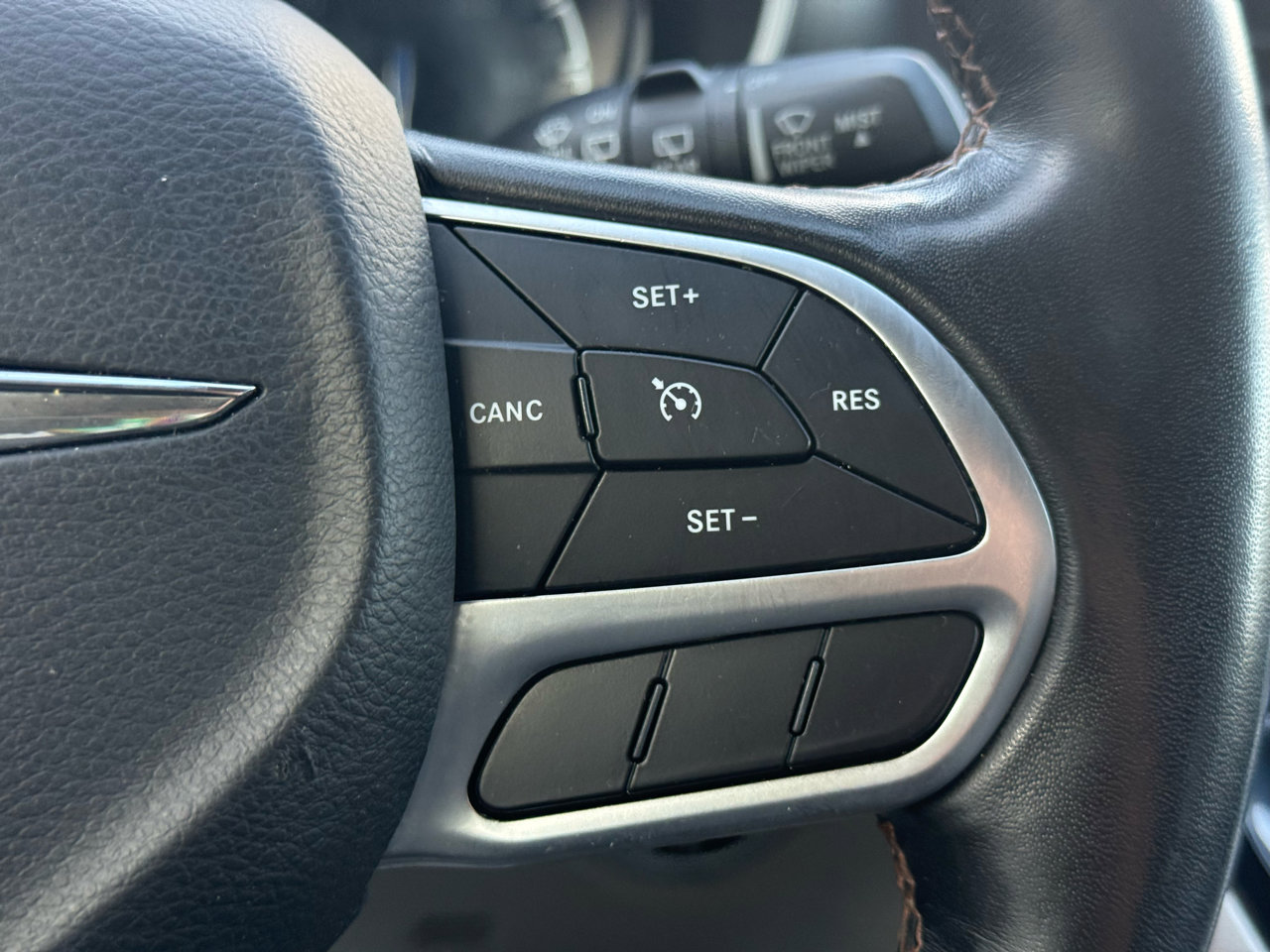 Used 2020 Chrysler Pacifica Touring-L image 15