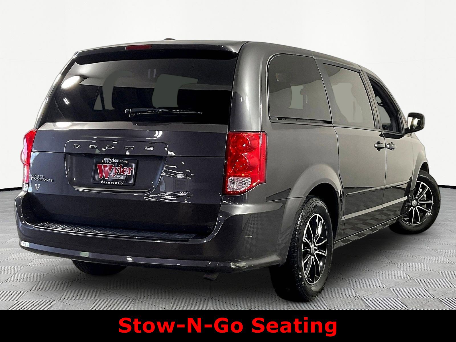 Used 2015 Dodge Grand Caravan SXT w/ Blacktop Package FWD image 6
