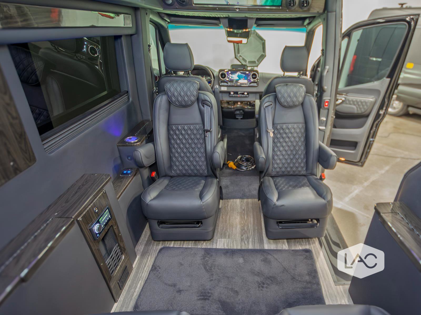 Used 2025 Mercedes-Benz Sprinter 3500 image 11