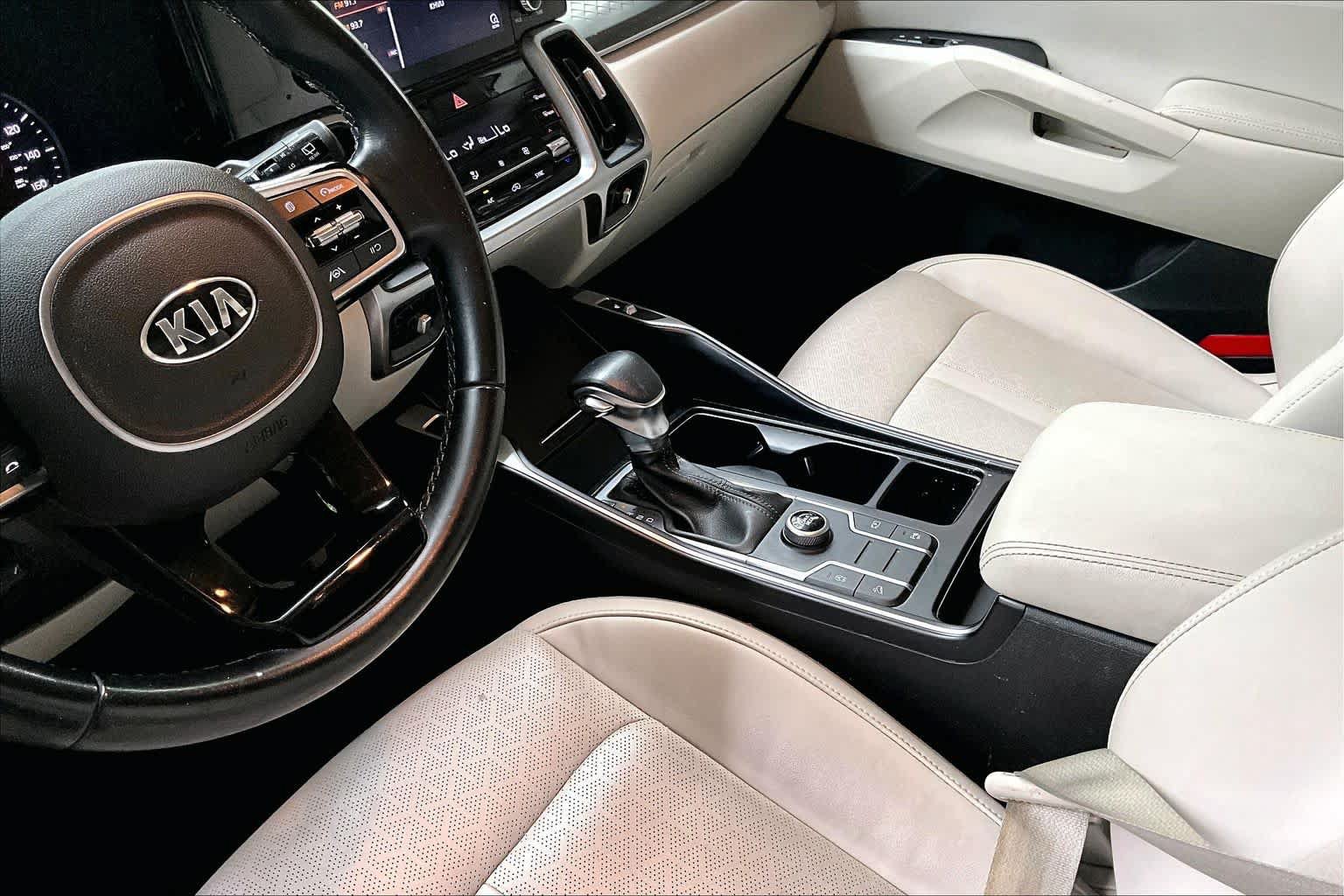 Used 2021 Kia Sorento S FWD image 16