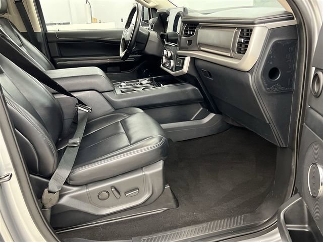 Used 2023 Ford Expedition XLT image 13