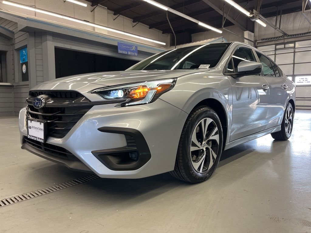 Used 2025 Subaru Legacy Premium image 3