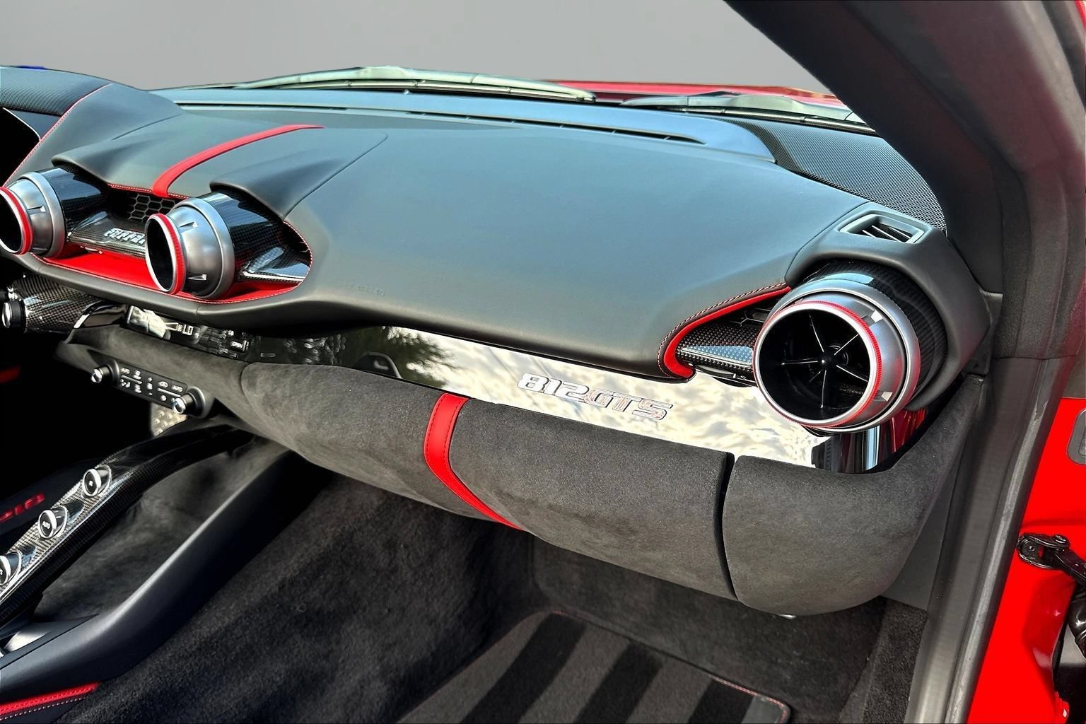 Used 2022 Ferrari 812 GTS RWD image 21